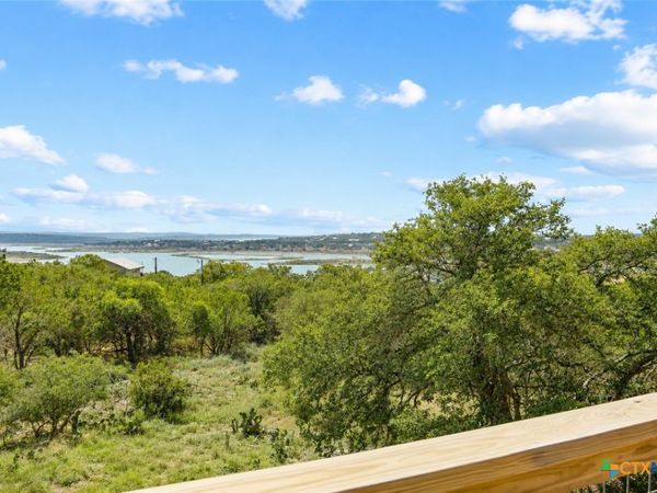 1676 Cattail, Canyon Lake, TX 78133