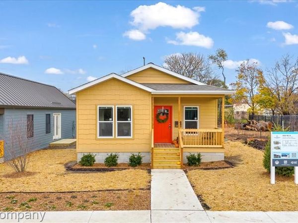 2826 16th Street, Detroit, MI 48216