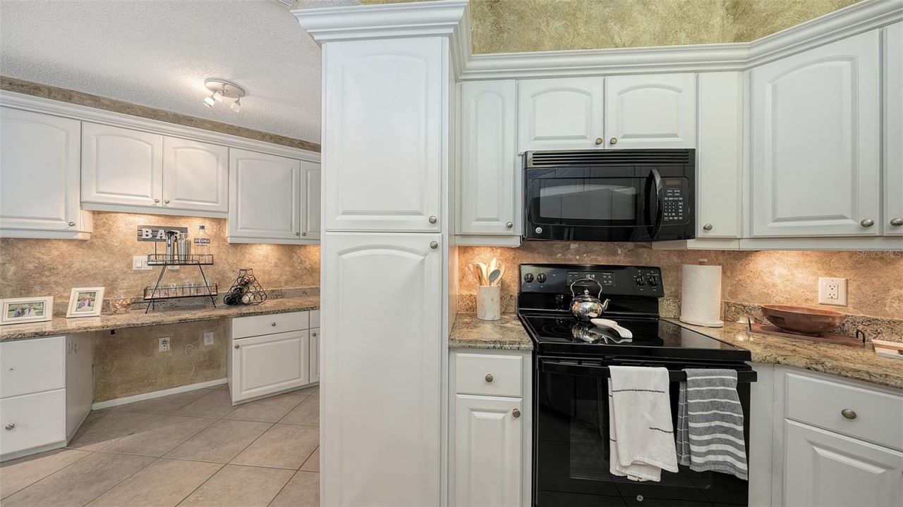 2246 Cork Oak Street W, Sarasota, FL 34232 Photo