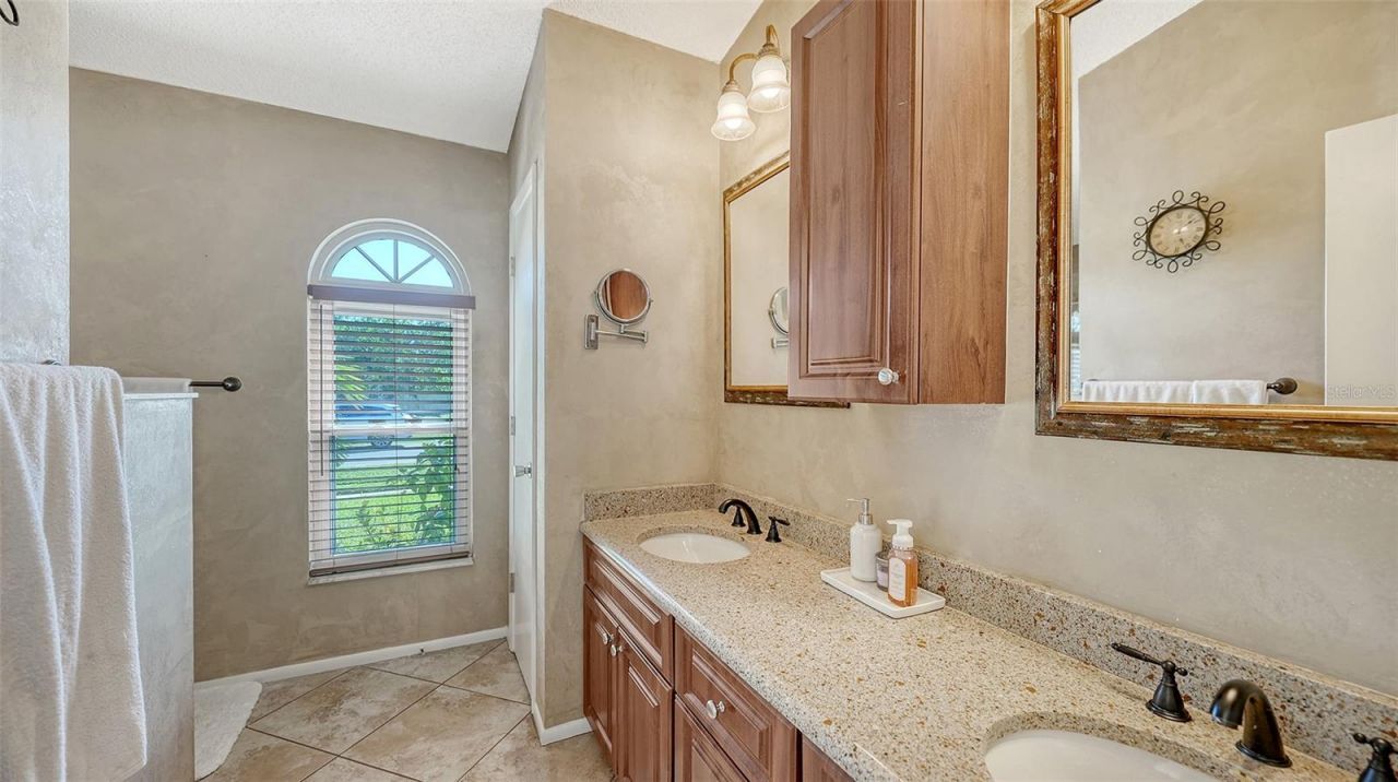 2246 Cork Oak Street W, Sarasota, FL 34232 Photo