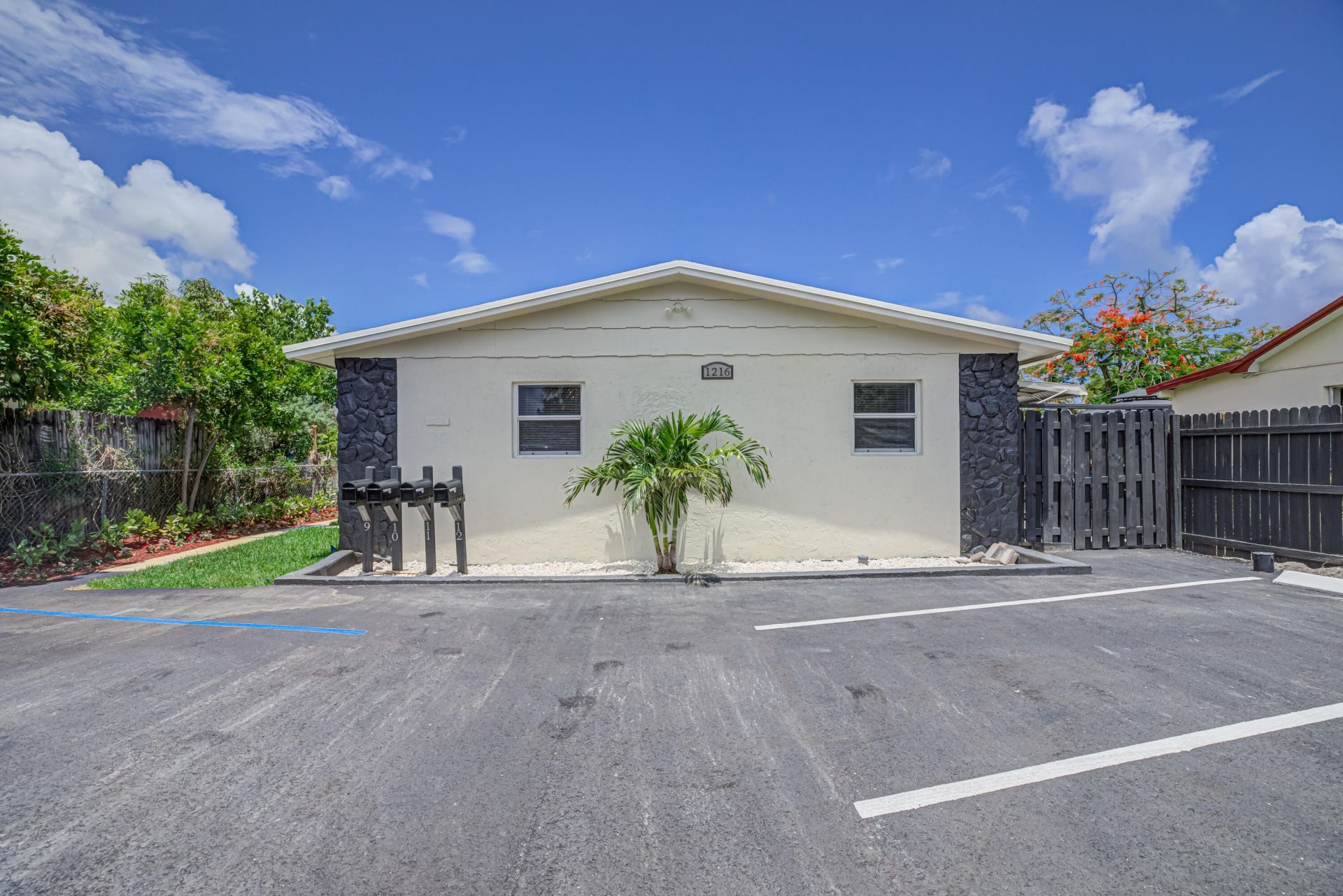 1216 N 16th Avenue N, Unit 10, Lake Worth Beach, FL 33460 Photo