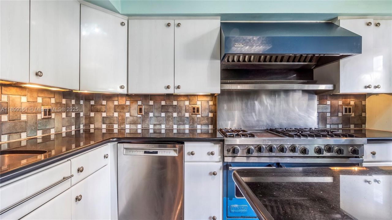 430 Poinciana Island Dr, Unit 1710, Sunny Isles Beach, FL 33160 Photo