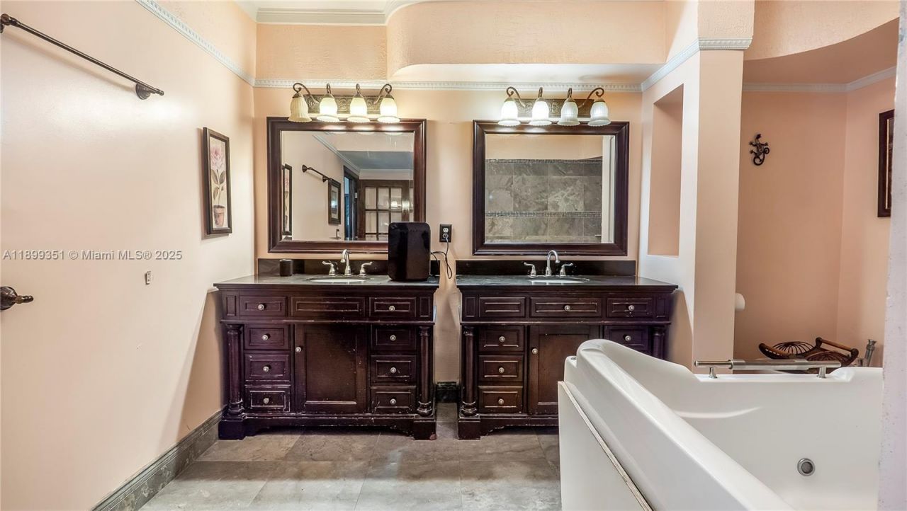 430 Poinciana Island Dr, Unit 1710, Sunny Isles Beach, FL 33160 Photo