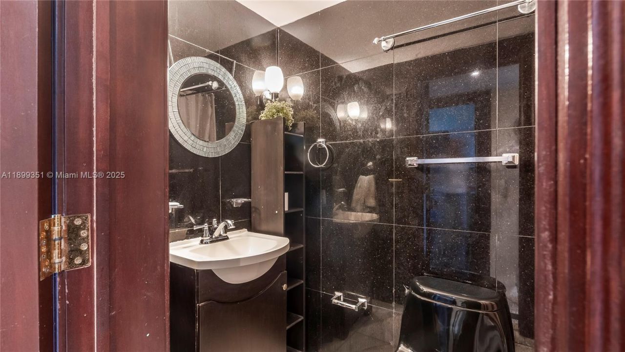 430 Poinciana Island Dr, Unit 1710, Sunny Isles Beach, FL 33160 Photo