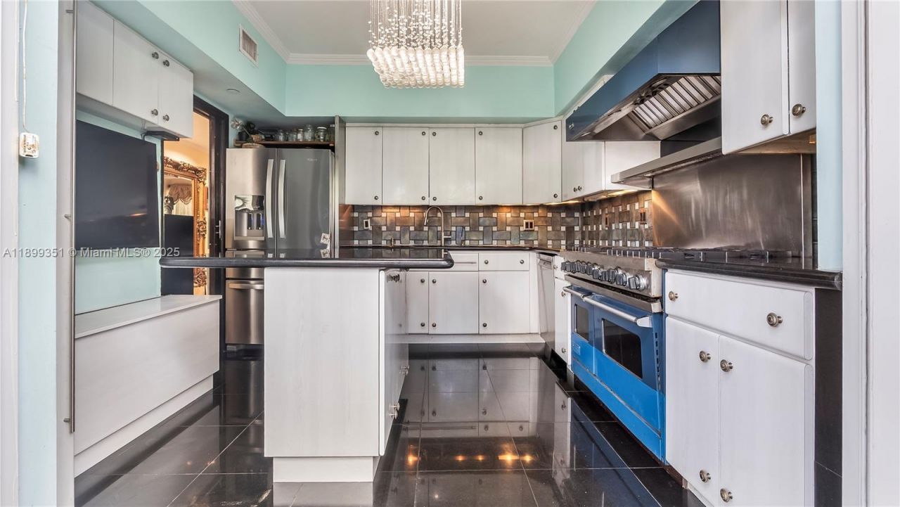 430 Poinciana Island Dr, Unit 1710, Sunny Isles Beach, FL 33160 Photo