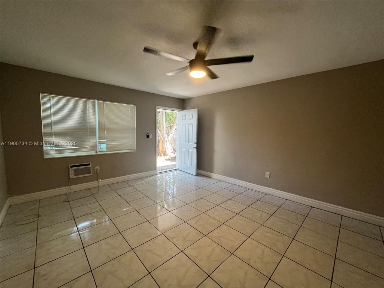 241 NW 32nd St, Miami, FL 33127 Photo