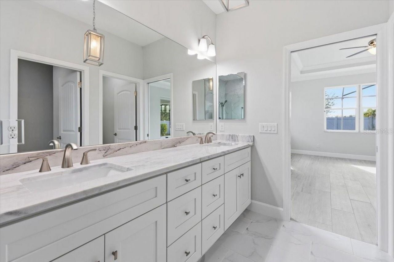 5217 Willow Lake Court, Sarasota, FL 34233 Photo