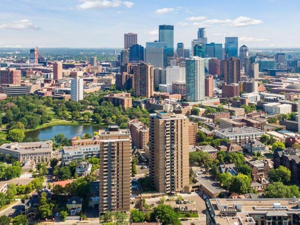 400 Groveland Avenue, Unit 708, Minneapolis, MN 55403