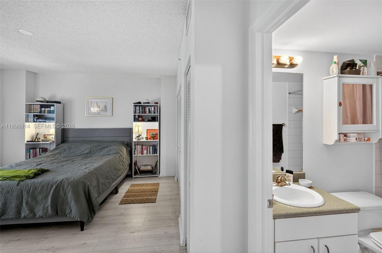 701 Brickell Key Blvd, Unit 1108, Miami, FL 33131 Photo