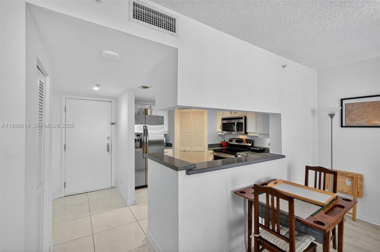 701 Brickell Key Blvd, Unit 1108, Miami, FL 33131 Photo