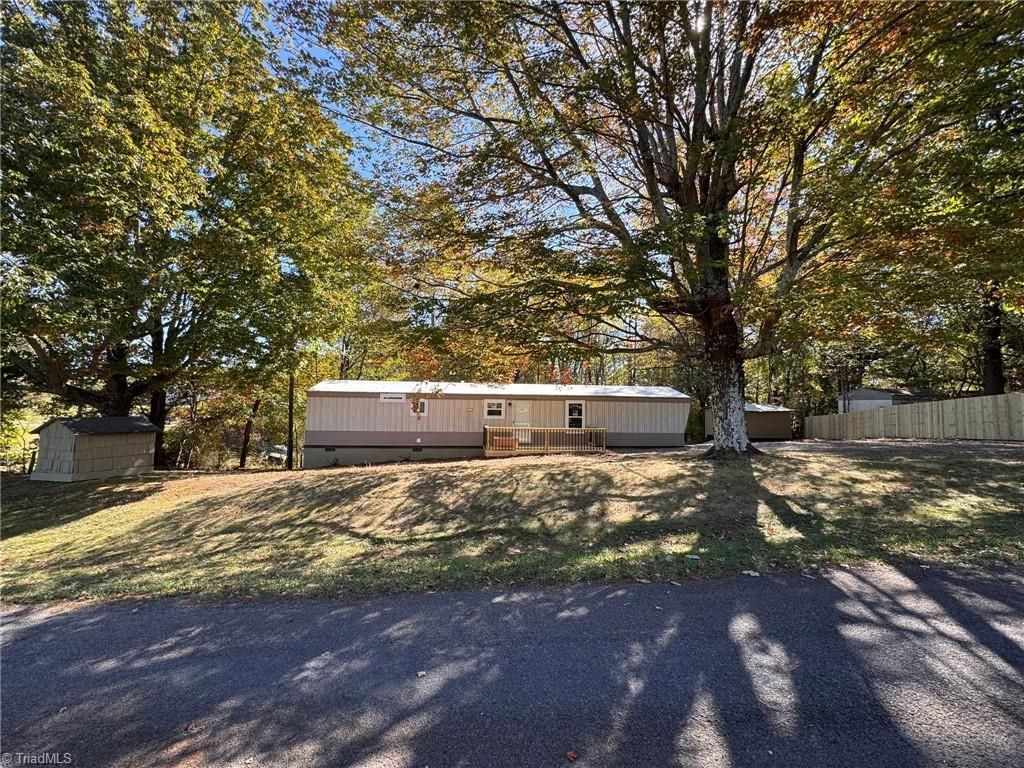 1015 Patterson Farm Road, Pinnacle, NC 27043 Main Photo