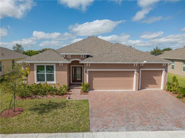 67 52nd Square, Vero Beach, FL 32968