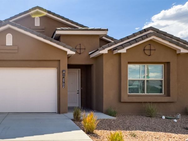 2702 La Luz de Cristo, Santa Fe, NM 87507