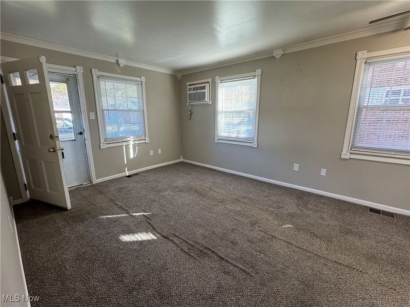 324 E 235th Street, Euclid, OH 44123 Photo 2