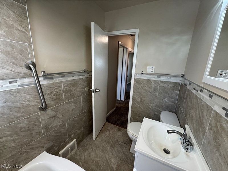 324 E 235th Street, Euclid, OH 44123 Photo 7