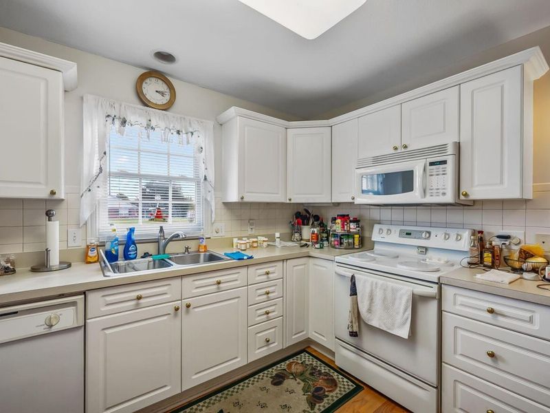 370 Little Creek Drive, Delaware, OH 43015 Photo 12