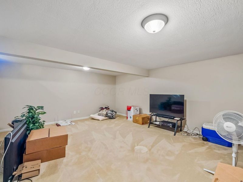 370 Little Creek Drive, Delaware, OH 43015 Photo 24