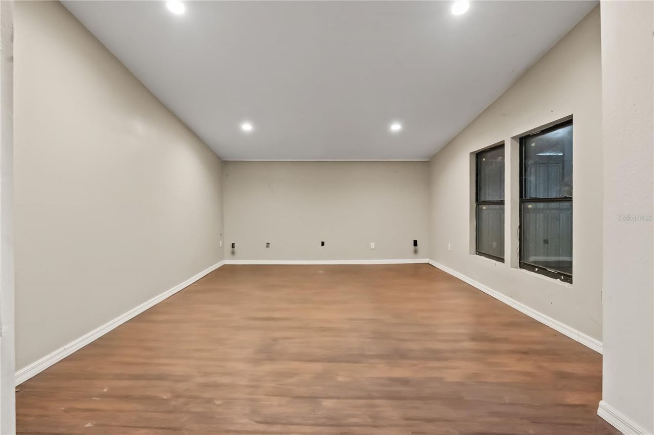 1049 E Myers Boulevard, Mascotte, FL 34753 Photo