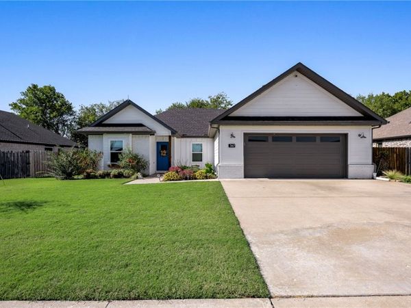 367 N Tacoma Street, Farmington, AR 72730