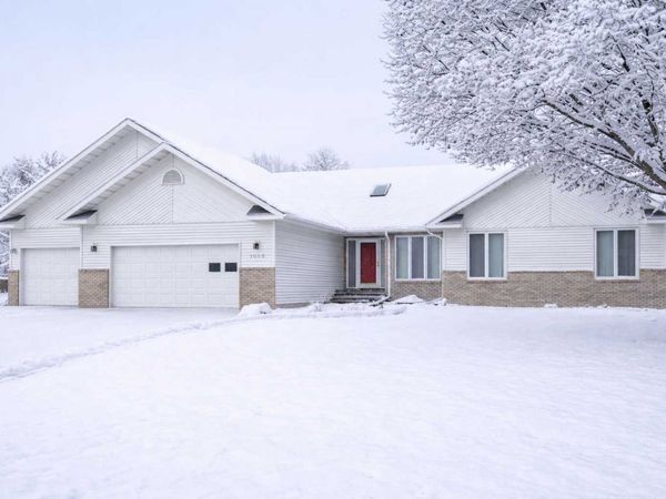 1059 Sommerset Place, West Fargo, ND 58078