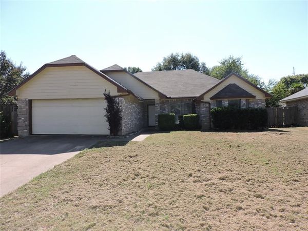 224 Timber Creek Drive, Burleson, TX 76028