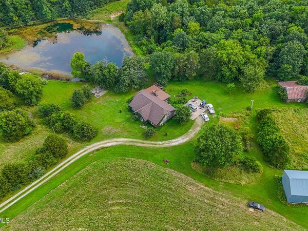 3542 CO RD 338, New Bloomfield, MO 65063