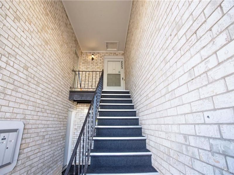 2223 Crew Circle, Dayton, OH 45439 Photo 2