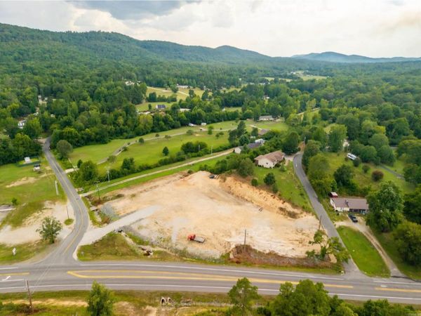 100 Walnut Valley Rd, Hot Springs Village, AR 71909