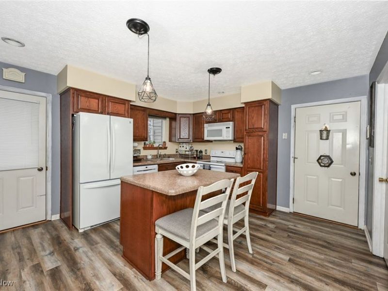 1139 Glencove Commons Drive, Brunswick, OH 44212 Photo 3