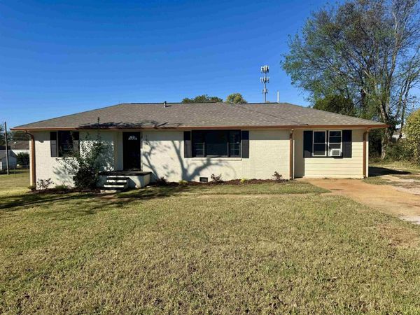 104 Ford St, Muscle Shoals, AL 35661