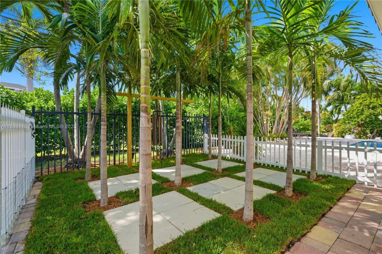 3901 NE 25th Ave, Lighthouse Point, FL 33064 Photo