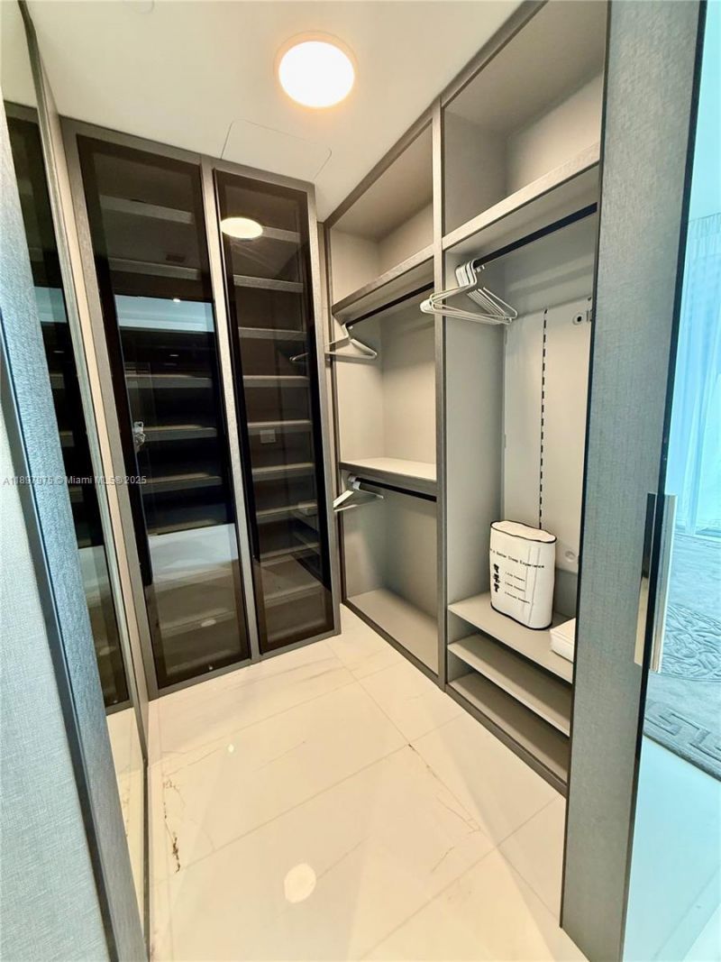 300 Biscayne Blvd Way, Unit 2306, Miami, FL 33131 Photo