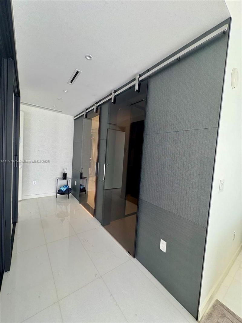 300 Biscayne Blvd Way, Unit 2306, Miami, FL 33131 Photo