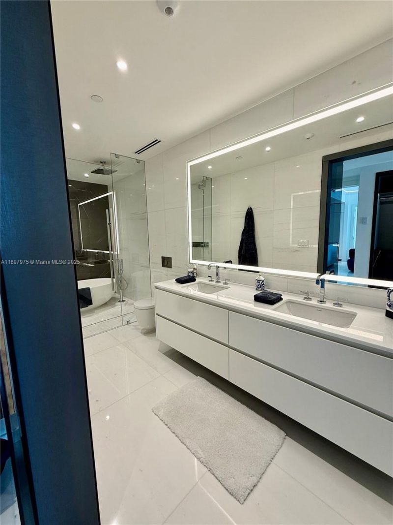 300 Biscayne Blvd Way, Unit 2306, Miami, FL 33131 Photo