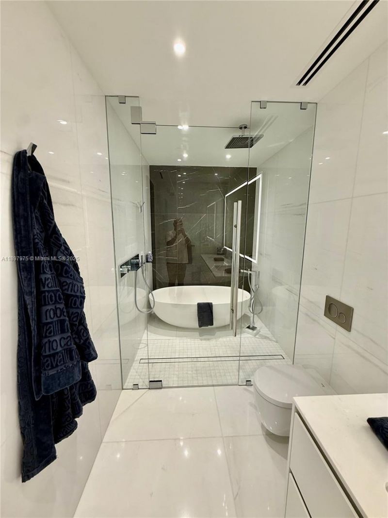 300 Biscayne Blvd Way, Unit 2306, Miami, FL 33131 Photo