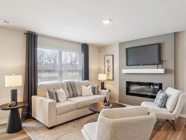 2277 SE Morningdew Drive, West Des Moines, IA 50265
