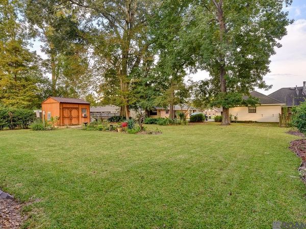 1034 Highland Park Dr, Baton Rouge, LA 70808