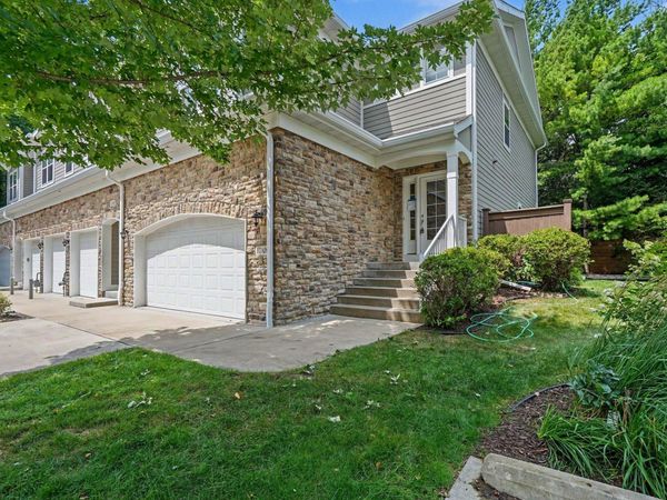 17820 Valley Cove Court, Deephaven, MN 55391