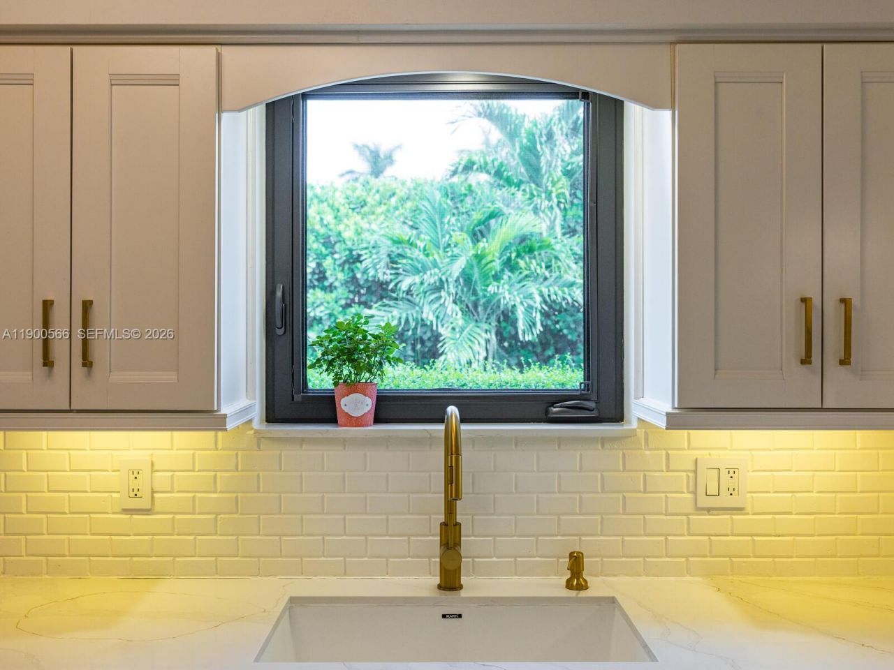 11504 NE 6th Ave, Biscayne Park, FL 33161 Photo