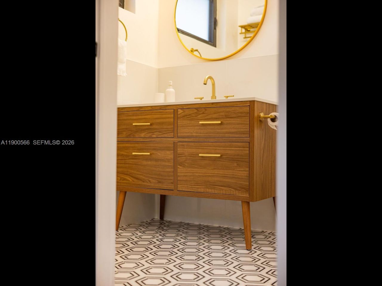 11504 NE 6th Ave, Biscayne Park, FL 33161 Photo