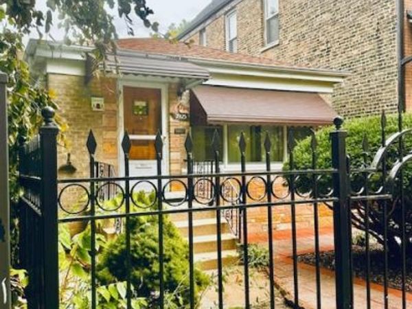2925 N Troy Street, Chicago, IL 60618