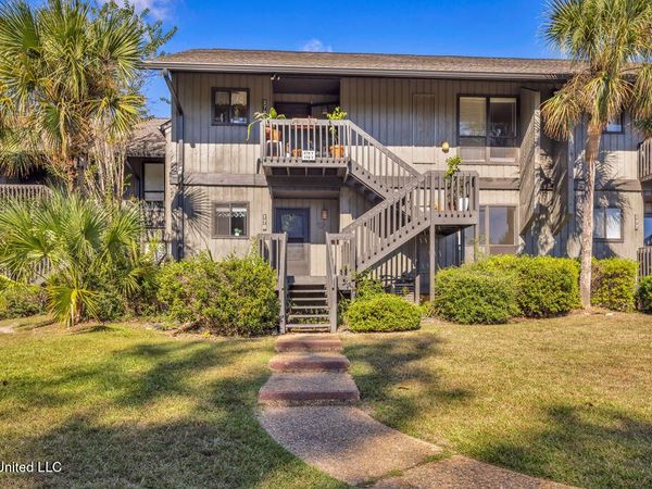 178 Lanai Villa, Diamondhead, MS 39525