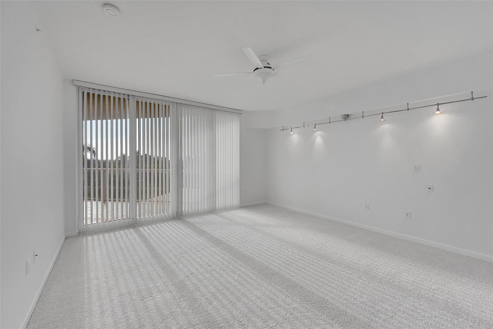 6001 N Ocean Drive, Unit 403, Hollywood, FL 33019 Photo