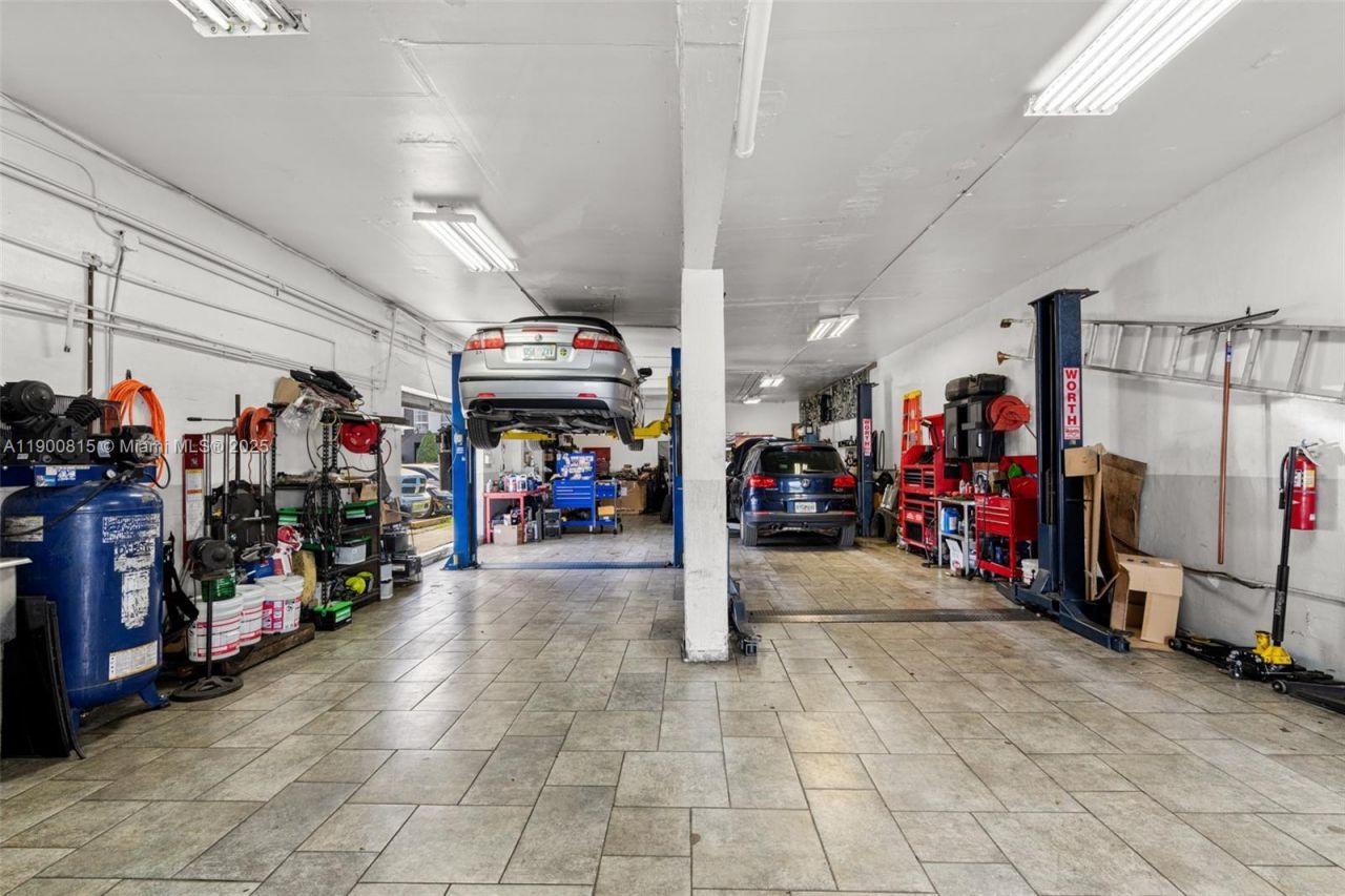 3771 Bird Rd, Miami, FL 33146 Photo