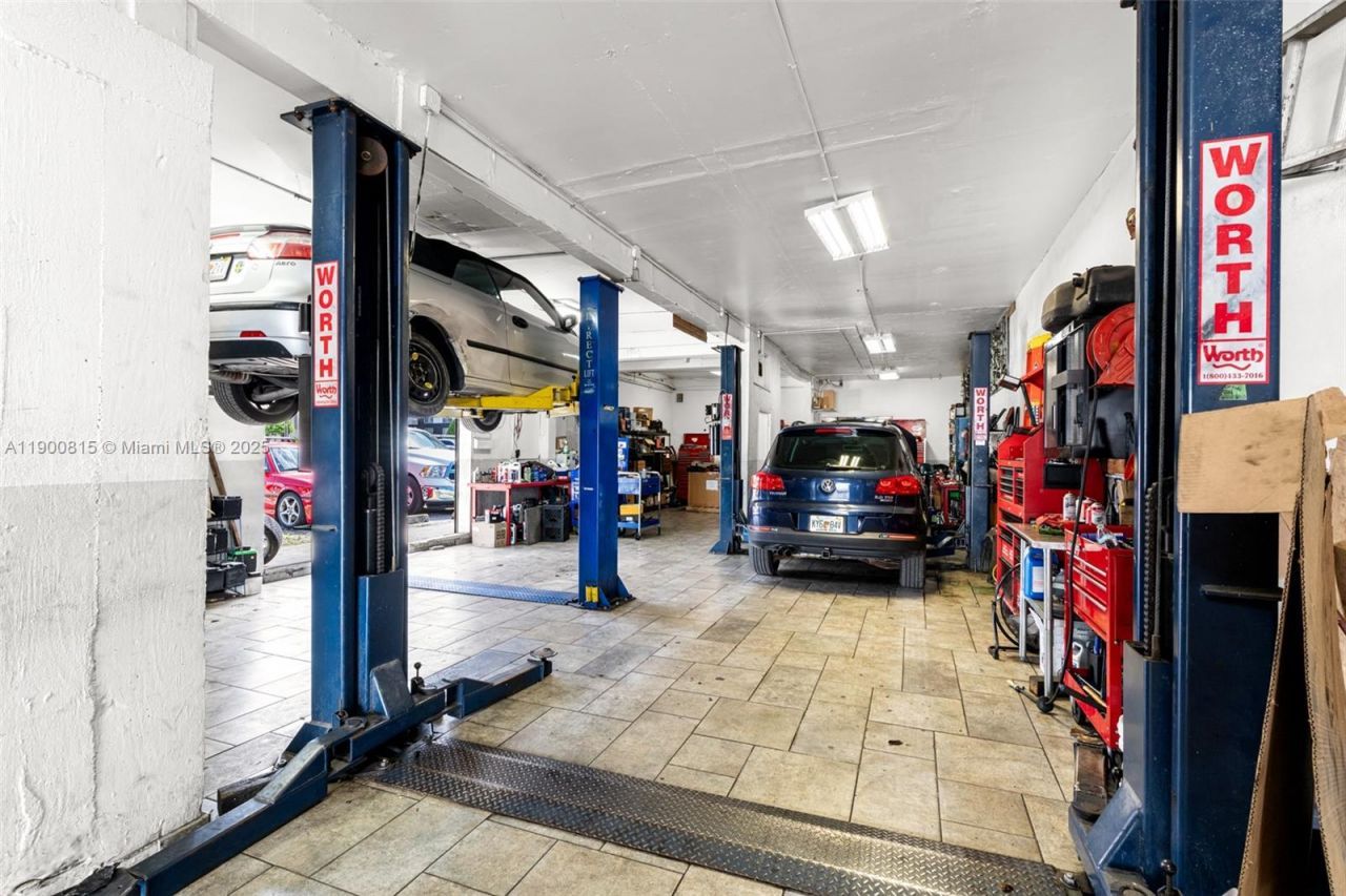 3771 Bird Rd, Miami, FL 33146 Photo