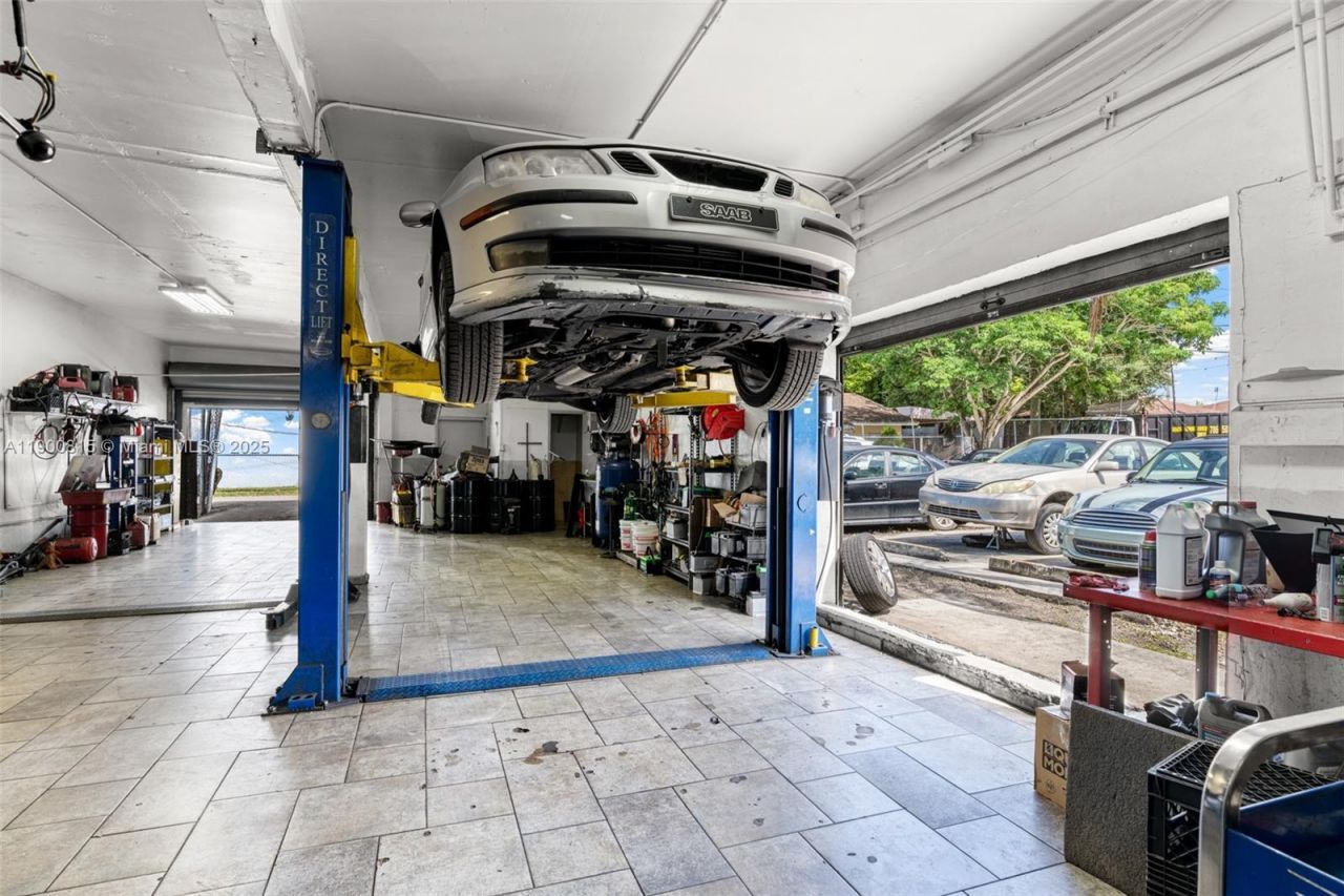 3771 Bird Rd, Miami, FL 33146 Photo