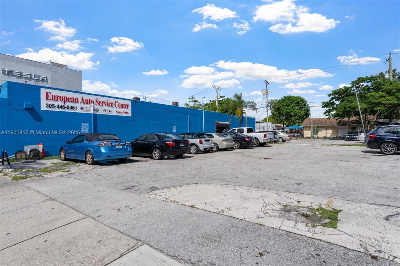 3771 Bird Rd, Miami, FL 33146 Photo