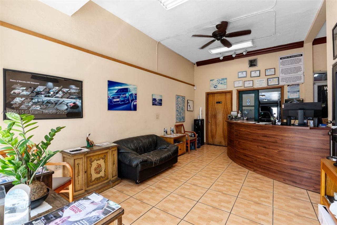 3771 Bird Rd, Miami, FL 33146 Photo