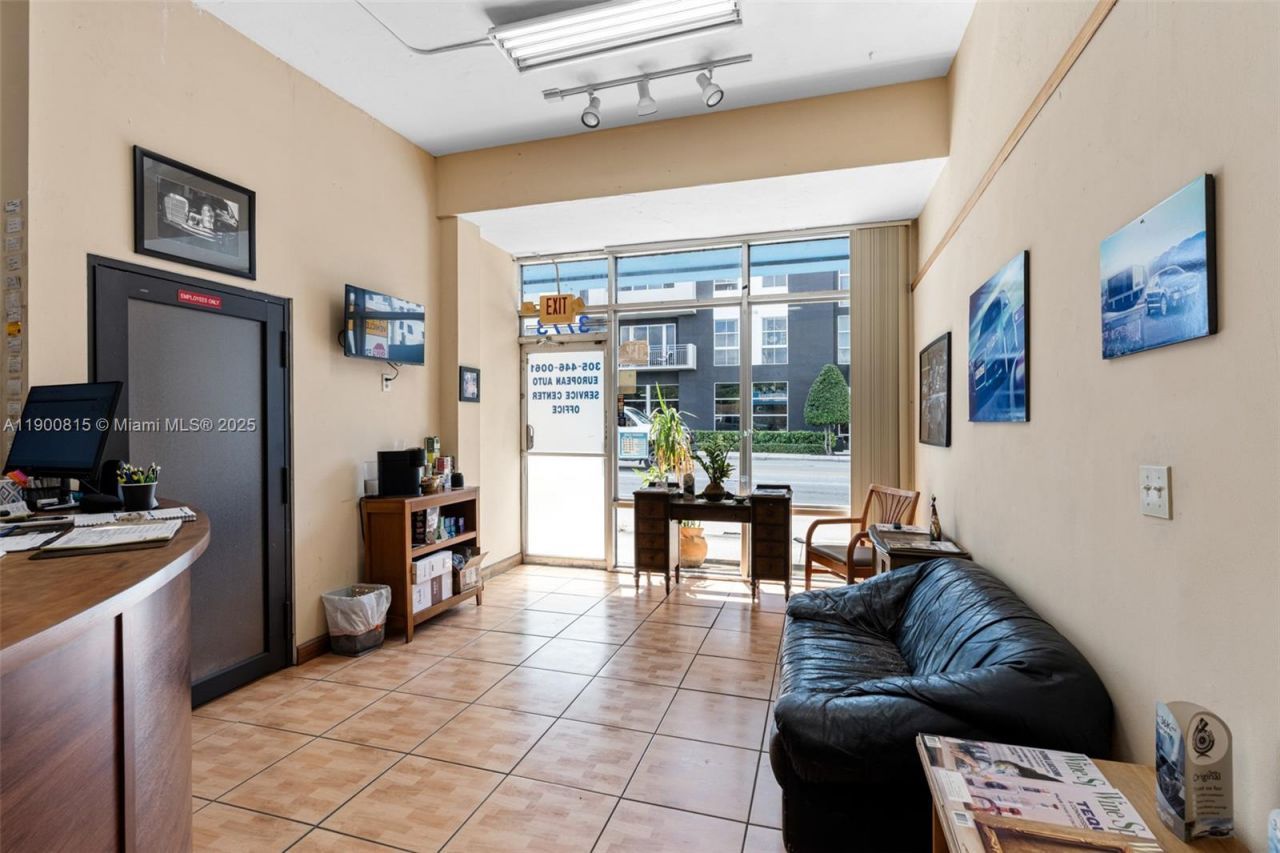 3771 Bird Rd, Miami, FL 33146 Photo