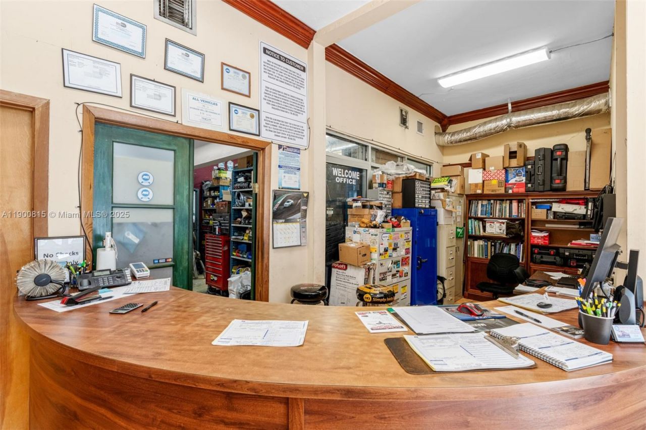 3771 Bird Rd, Miami, FL 33146 Photo